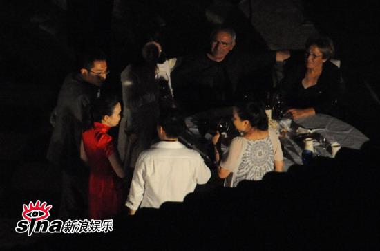 刘烨北京举行法式婚礼 妻子秀红旗袍【图】