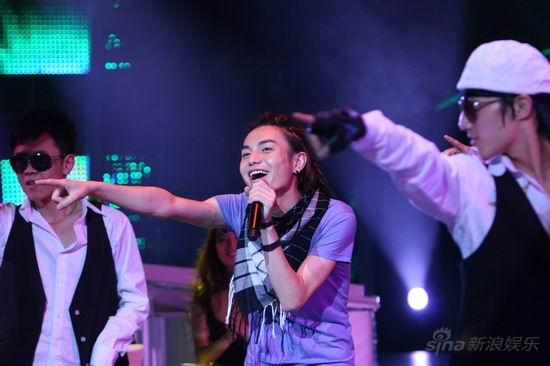 [名师2]我帮李响做碗《鸭血粉丝汤》来涮10强(视频）