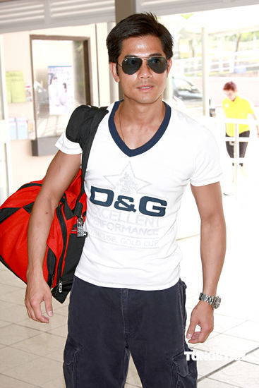 郭富城球场活力四射 谭咏麟脚伤助阵【图】