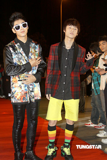 林依晨颁奖礼过生日 唐禹哲周笔畅人气旺【图】