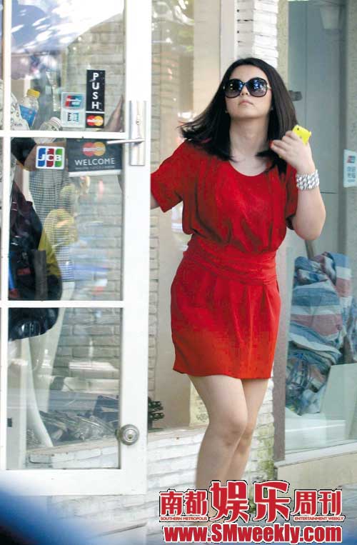 李湘复出身价飙至200万 爱美星妈小店血拼(图)