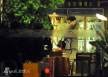 组图：马伊琍文章与友人吃饭小资生活有滋有味