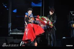 ��ΰ���ݳ�����Ҷ�������л�������֤����