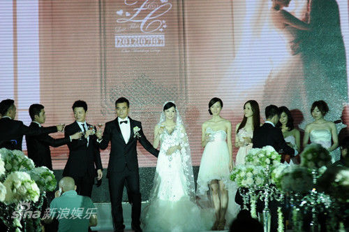 图文:陈龙章龄之结婚现场-众人祝贺