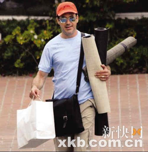 小罗伯特-唐尼谈戒毒 垃圾食品让他清醒(附图)