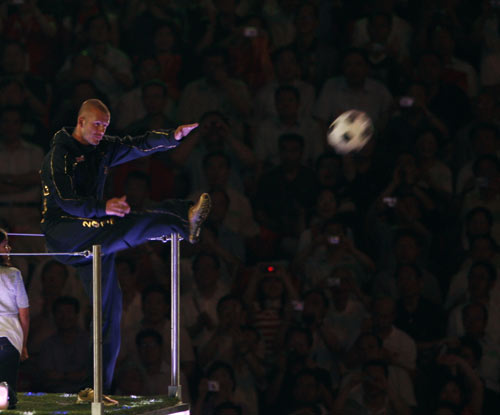 闭幕式之五大意想不到的惊喜 组图:小贝亮相伦敦8分钟登双层巴士踢足球