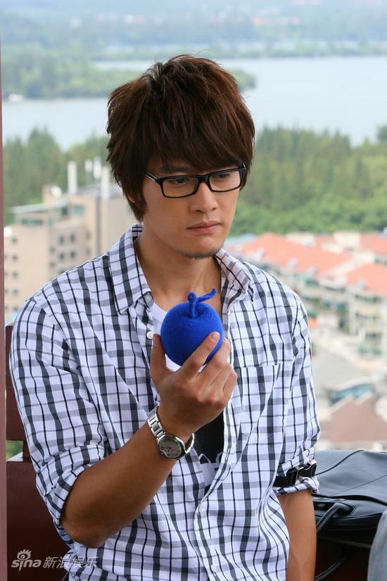 资料图片:电视剧《就想爱着你》精彩剧照(2)