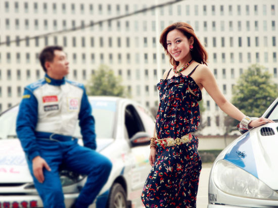 中国藏歌会美女助阵汽车锦标赛 首开选秀节目