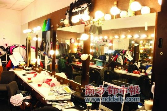 《全民最大党》独家探班 12小时准备1小时录影