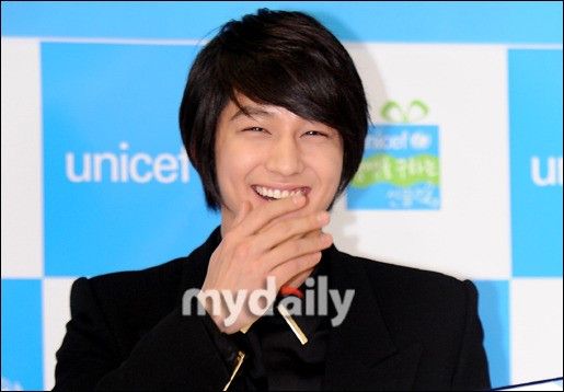 金泛将携手赵仁成宋慧乔出演《那年冬天》|金