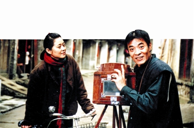 《没有语言的生活》落幕 杨亚洲让观众笑着哭