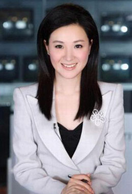 央视二套新美女主播章艳英文水平遭网友质疑