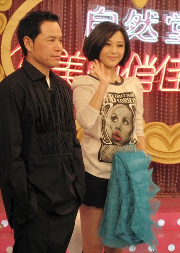 《美丽俏佳人》张曦文亮相晚装DIY穿出好身段