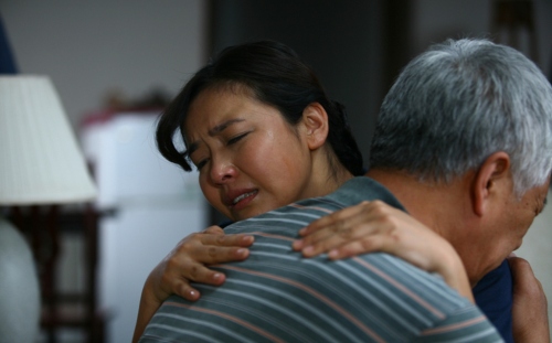 《老牛家的战争》收视飘红 王澜剧中成泪人