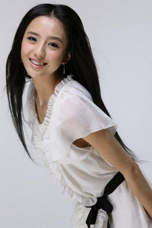 苦情戏《娘妻》热播 佟丽娅变身刁蛮千金