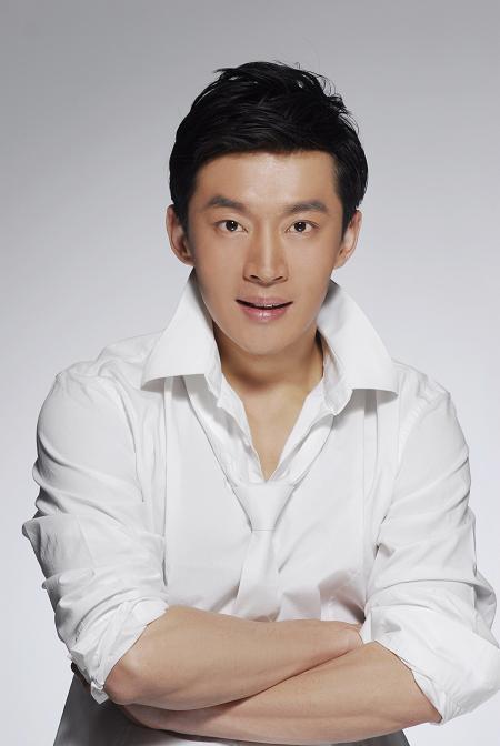收视节节攀升,"根正苗红"的青年演员曹磊凭借在该剧出色的演出,被影迷