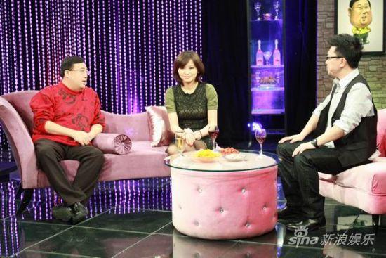 施诗《今晚男得》与那威董路过招