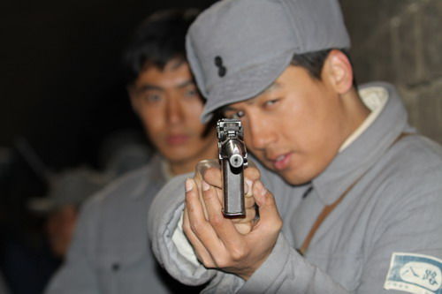 余铭轩谈《我的青春在延安》剧情 欲转型主持