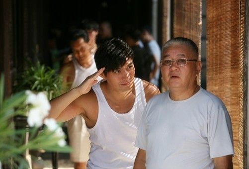 严宽在片场