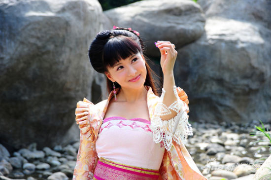 李泰兰,郑亦桐(微博),康华等众多明星联袂出演的大型古装电视剧《帝锦