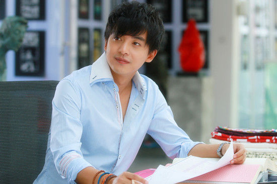 《艾米加油》热播 李佳航百变海归一心多用