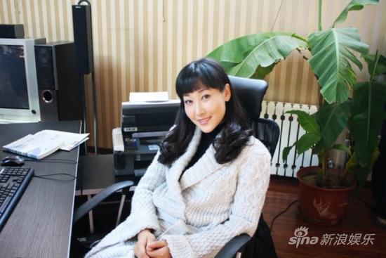 组图：陈曦新片首度出演心理医生自称很知性