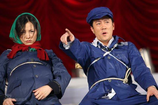 图文：央视综艺盛典--蔡国庆董卿生动表演