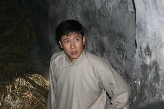 图文：《雾柳镇》探班--张国强眼神坚毅