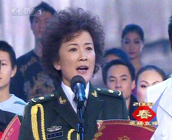 图文：2008央视春晚--宋春丽朗诵暴雪诗歌