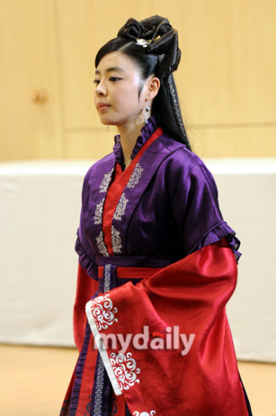 图文:韩剧《武神》发布会--金圭丽到场