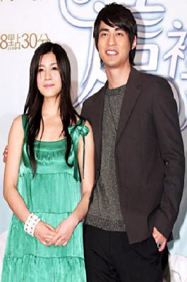 火辣激情教坏小孩陈妍希舌吻周渝民挨轰(图)