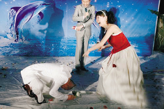 汤镇业跪娶青岛姑娘