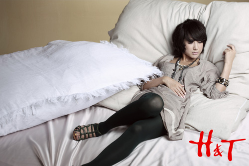 徐仁英成为某服装品牌广告<em>模特</em>_影音娱乐_新