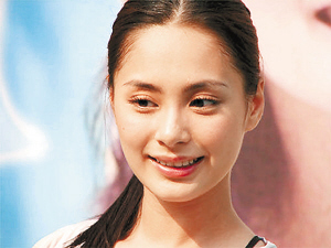 <em>艳照门</em>主角开门探风_影音娱乐_新浪网