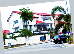 传刘德华要娶朱丽倩赴马来西亚“拜岳父”(图)