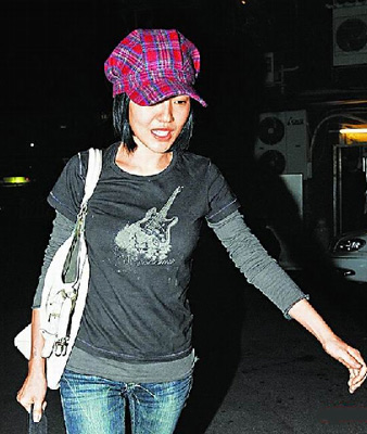 张柏芝赴台悼病逝癌童 与小s黑人相约用餐【图】