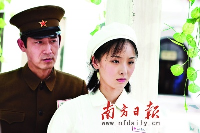 李曼变身女护士 李曼《江城令》中变身女护士(图)