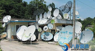 天线狂人装85个卫星锅 可收1500频道