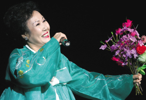 卖花姑娘唱醉长报之夜