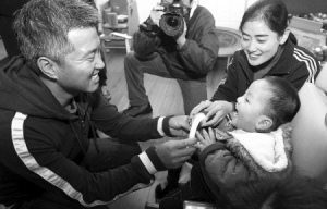 我是少白头,没染发