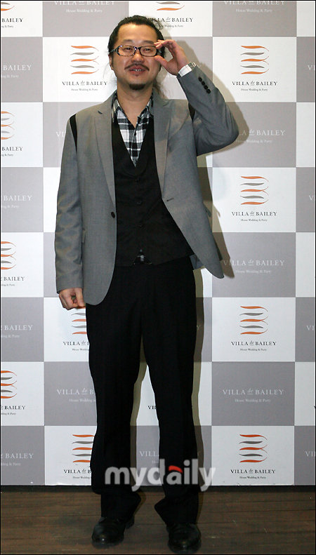 ������Ա������Ļ������׶�����