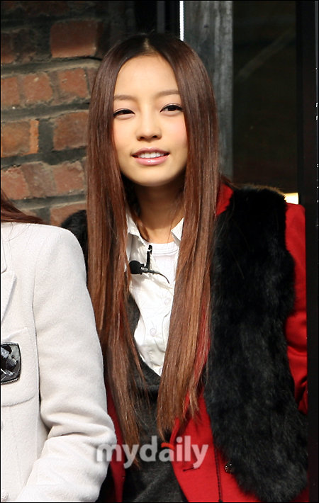 韩国真人秀节目《Kara面包店》开业仪式拍摄