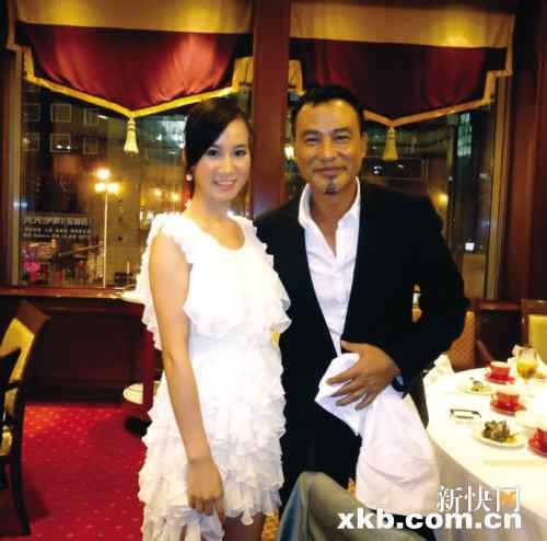 吴佳佳首次拿奖喜极而泣