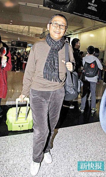 与何超琼分飞返港 俞琤窃笑不答