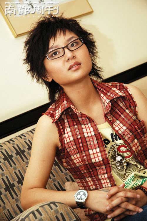 周笔畅选秀热潮蔓延至母校 街舞跳进音乐会殿堂