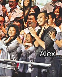 陈慧琳透露婚讯 演唱会上给粉丝一大惊喜【图】