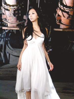 黄绮珊一月完成《大爱》