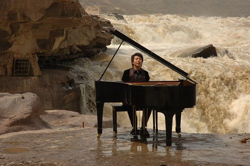 郎朗“梦游”中国 带来山川与钢琴的对话
