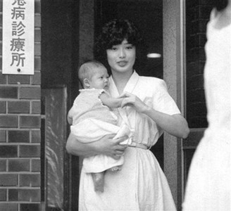 山口百惠长子当歌手 唱碟"洛阳纸贵"(图)