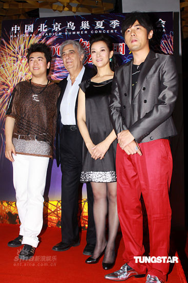 宋祖英携手多明戈亮相